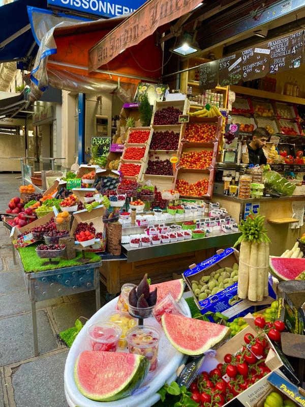 Fruit shop