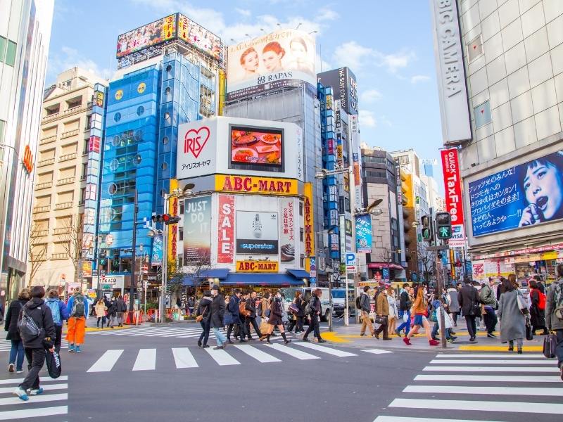 Street scene in Tokyo.