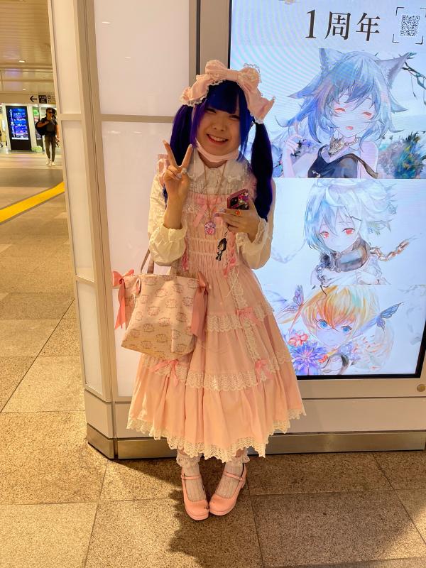 Japanses girl dressed in pink