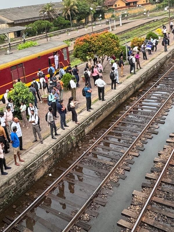 Station at Colombo Fort platform